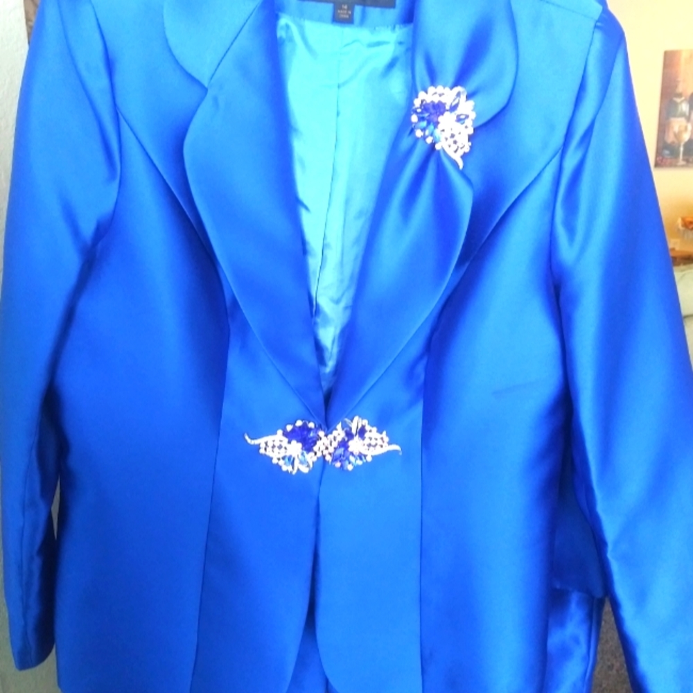 Moshita couture dress suits